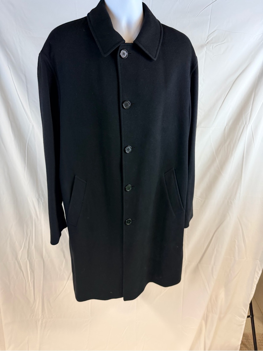 Brooks Brothers Black Cashmere Over Coat size 42L perfect condition